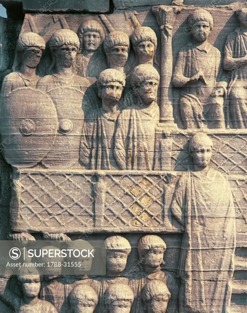 Byzantine art: Turkey - Istanbul - 4th century. Relief representing the Imperial Guard; detail with the Obelisk of Theodosius I