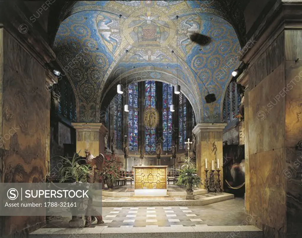 Germany - Aachen - Aachen cathedral (UNESCO World Heritage List, 1978) - Interior of the Palatine Chapel. The high altar and the famous Pala d'Oro