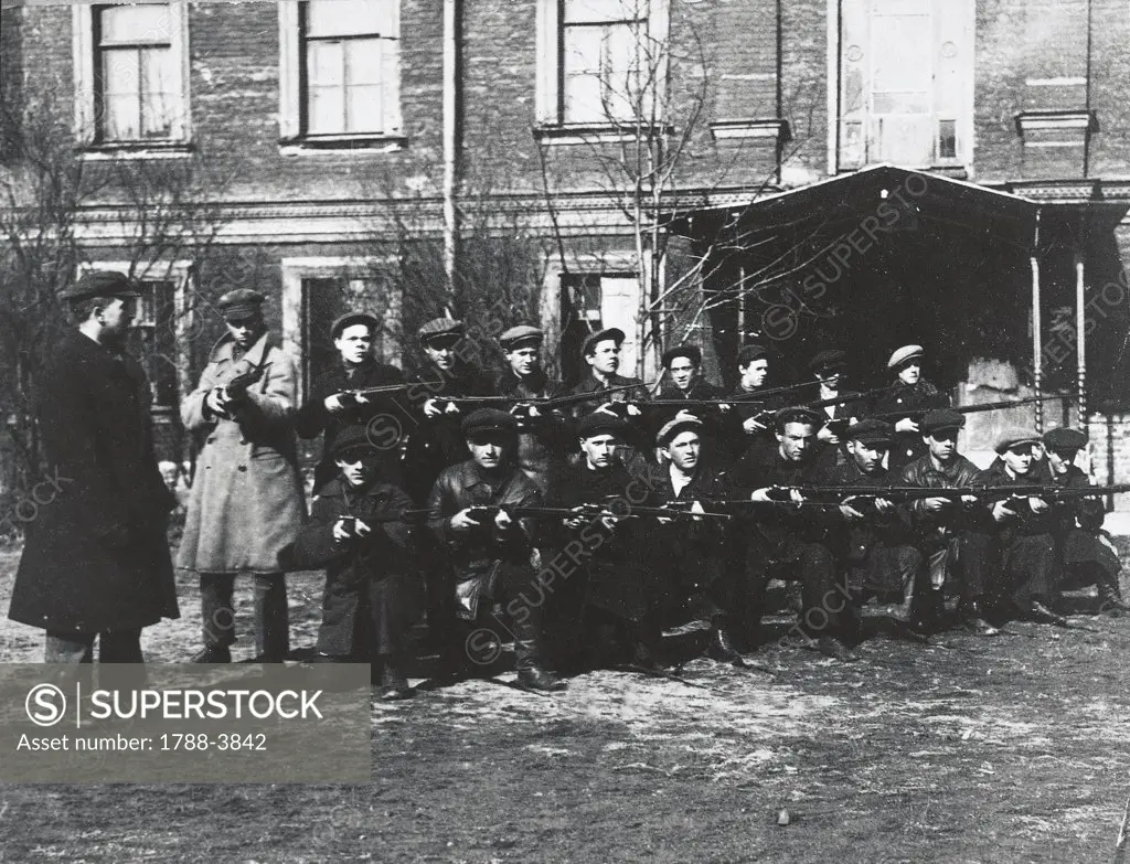 Russia - 20th century - Civil Guard in St. Petersburg (1917)