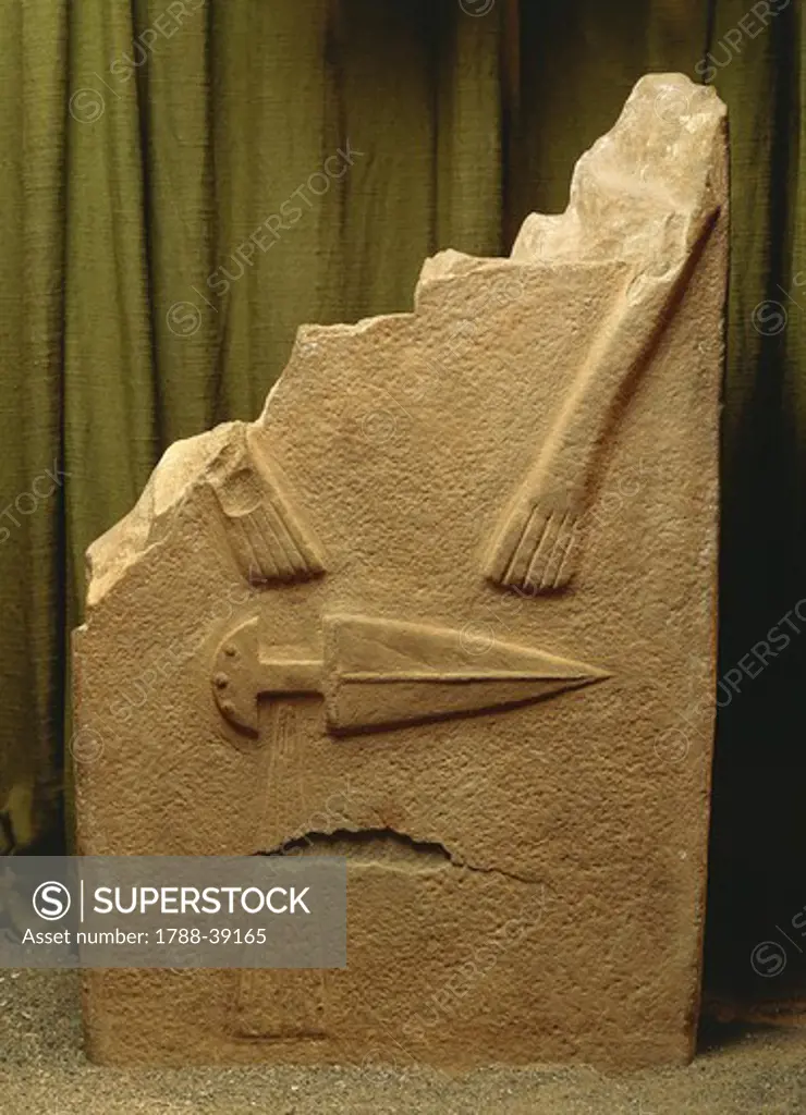 Prehistory, Italy, 3rd millennium b.C. Male anthropomorphic statue-stele, type C, called Filetto I, with depiction of a dagger. From the Val di Magra in Lunigiana (Liguria-Tuscany Region).
