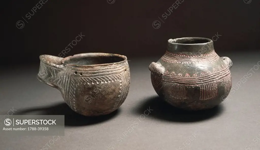 Prehistory, Spain, Neolithic. Decorated pottery jar. From Cova de l'Or, Beniarres.