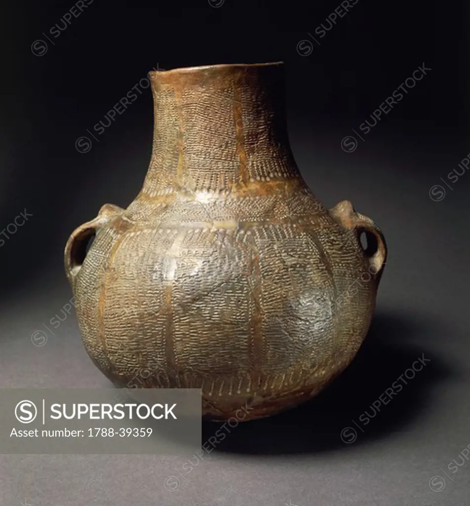 Prehistory, Spain, Neolithic. Decorated pottery jar. From Cova de l'Or, Beniarres.
