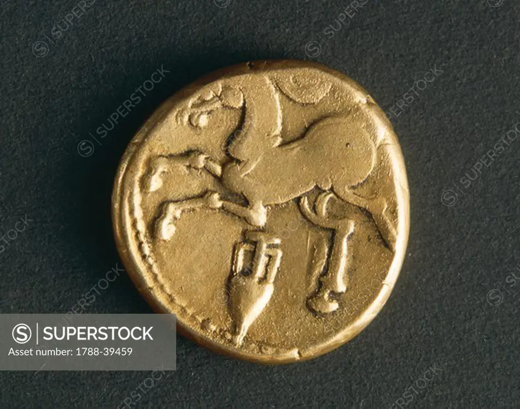 Coins. Gold Celtic stater of the Arverni (Clermont-Ferrand region). Back.
