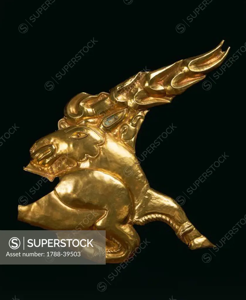 Prehistory, Hungary, Iron Age. Getae and Thracian civilization. Gold figure of deer. From Zoldhalompuszta.