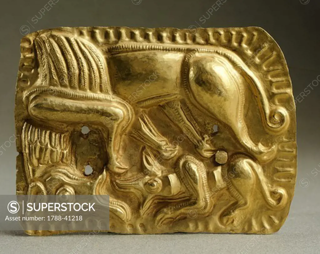 Gold armour stud decorated with animal figures, from the Cucuteni-Baiceni treasure, Romania. Jewellery. Geto-Dacian Civilization, 5th Century BC.