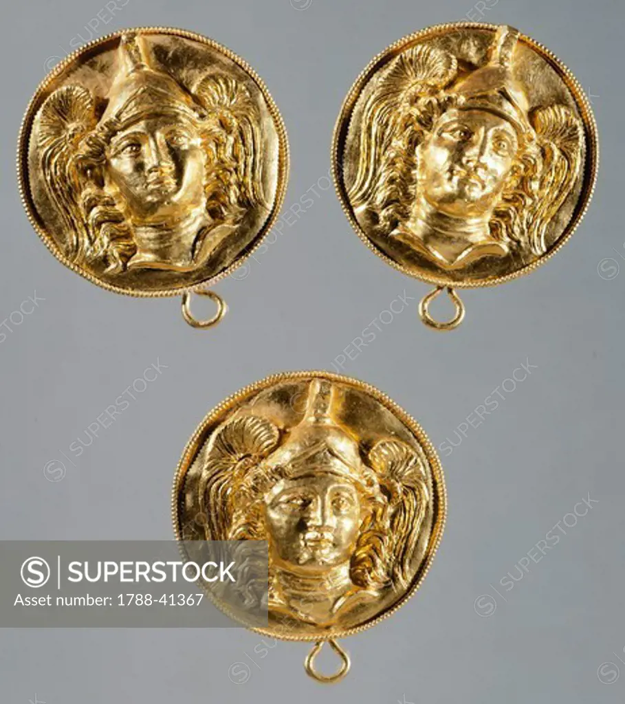 Gold medallion from Volos (Greece). Goldsmith art, Greek Civilization, 10th Century BC.