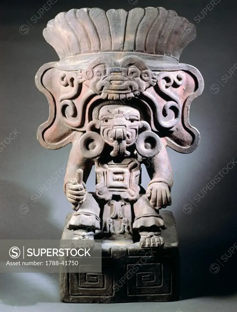Terracotta funeral urn depicting the God Cicijo, artefact from Mexico. Zapotec Civilization, classical period, 200-900.