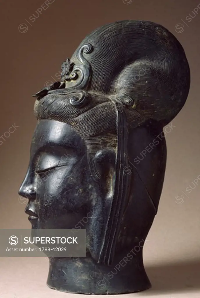 Bodhisattva's head, bronze statue, China. Chinese Civilisation, Sui Dynasty, 6th-7th century.