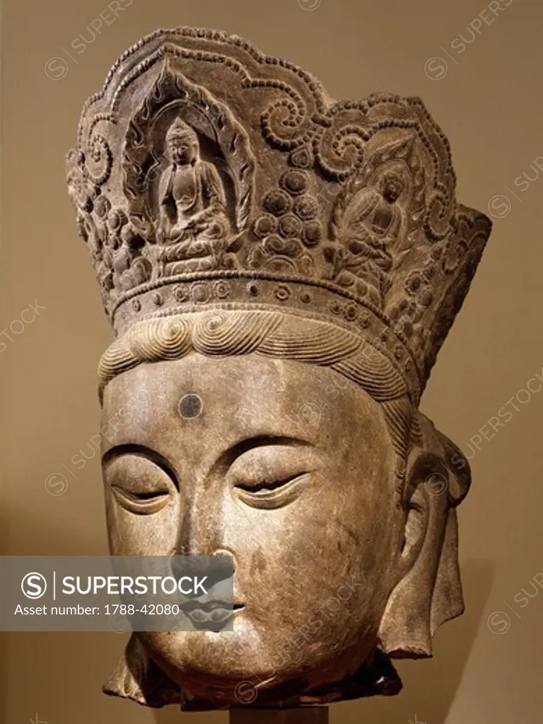 Avalokitesvara's head, Bodhisattva of great compassion, with a tiara, statue from the province of Northern China. Chinese Civilisation, Sung Dynasty, 10th-12th century.