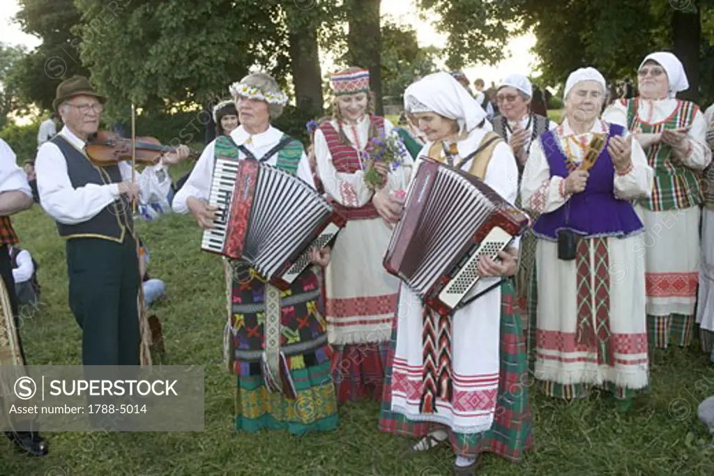 Lithuania, Vilnius County, Kernave, Midsummer's day celebration