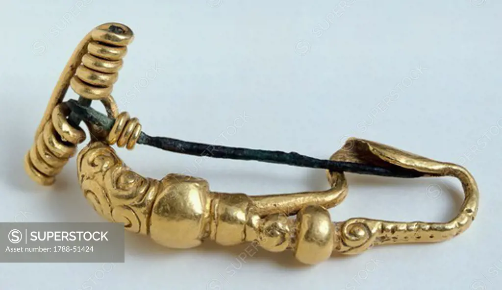 La Tene type gold fibula (pin), from Este, Veneto, Italy. Goldsmith art. Paleoveneti Civilization, 3rd Century BC.