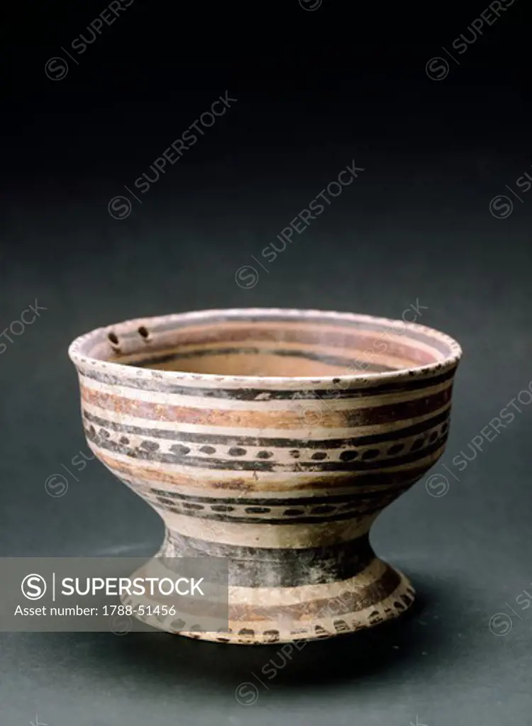 Pottery bowl decorated with bands of geometric patterns, Apulia, Italy. Daunia Civilization, 4th Century BC.