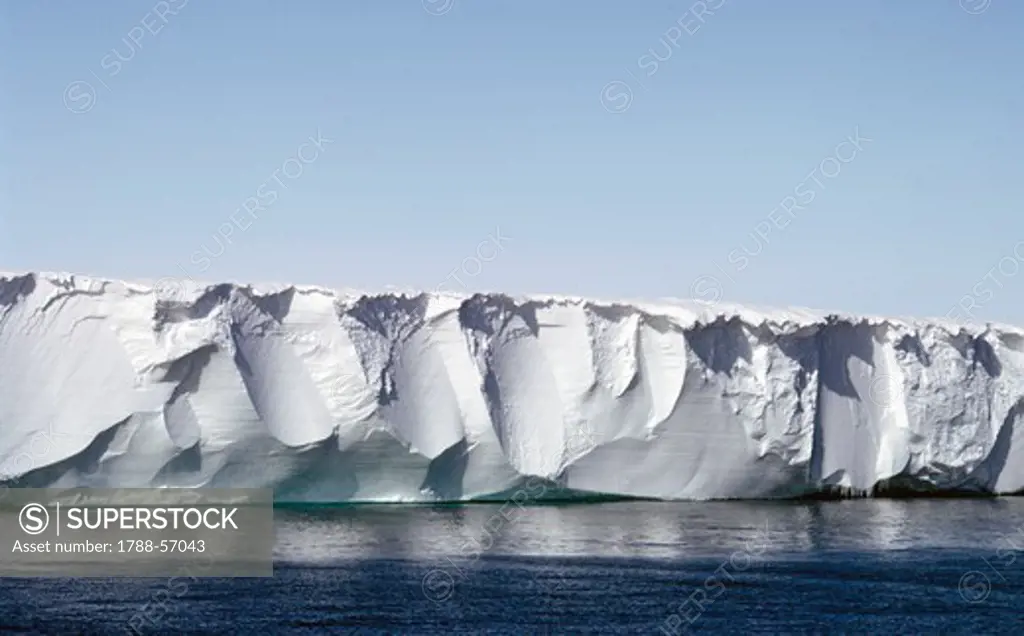 Ross ice shelf, ice shelf in the Ross Sea, Antarctica.