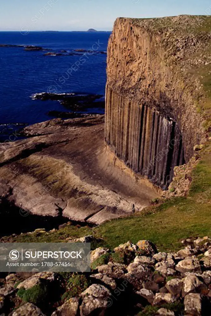 Columnar basalt formations along the Cliffs of Staffa, Inner Hebrides, Scotland, United Kingdom.