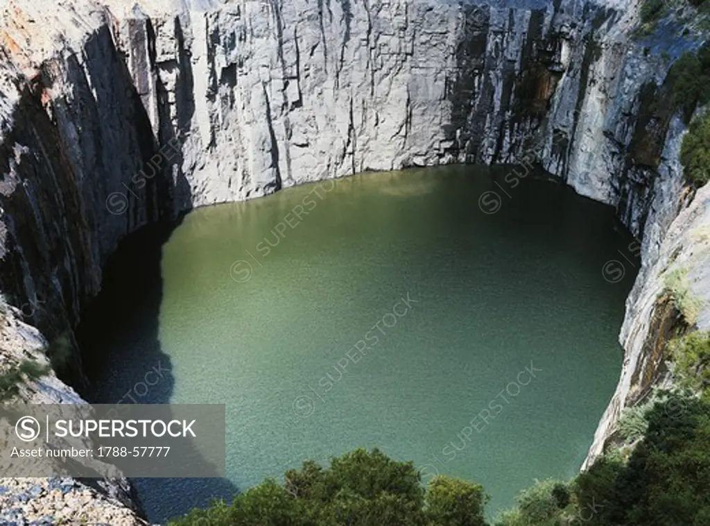 The Big Hole, abandoned diamond mine, 215 metres deep, Kimberley, Northern Cape, South Africa.