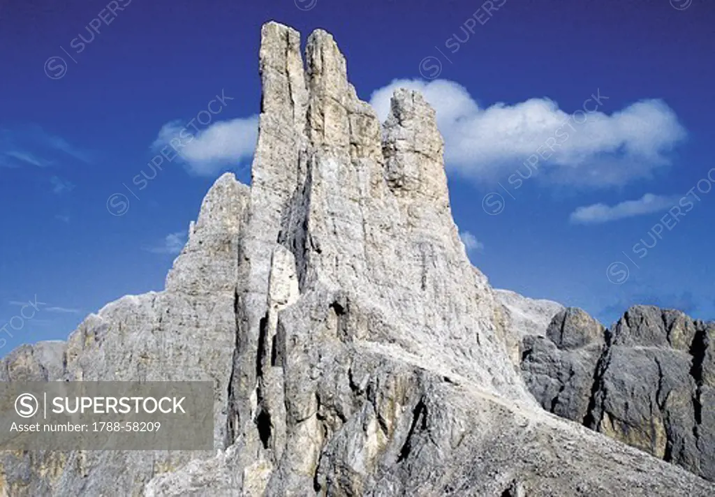 The Vajolet Towers in the Catinaccio or Rosengarten group, Dolomites (UNESCO World Heritage List, 2009), Trentino-Alto Adige, Italy.