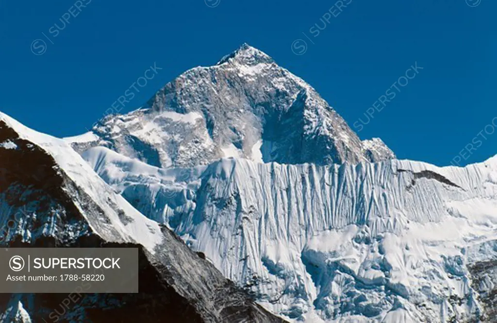 The summit of Makalu (8462 metres), The Himalayas, Nepal.