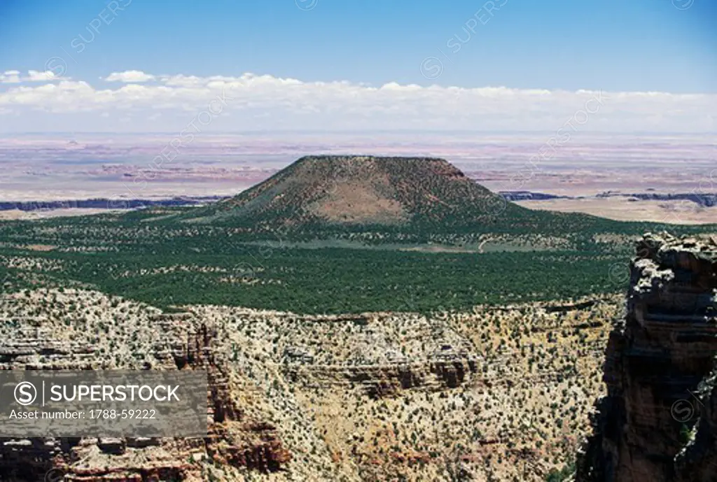 Mesa Verde from Desert View, Colorado Plateau, Arizona, United States.