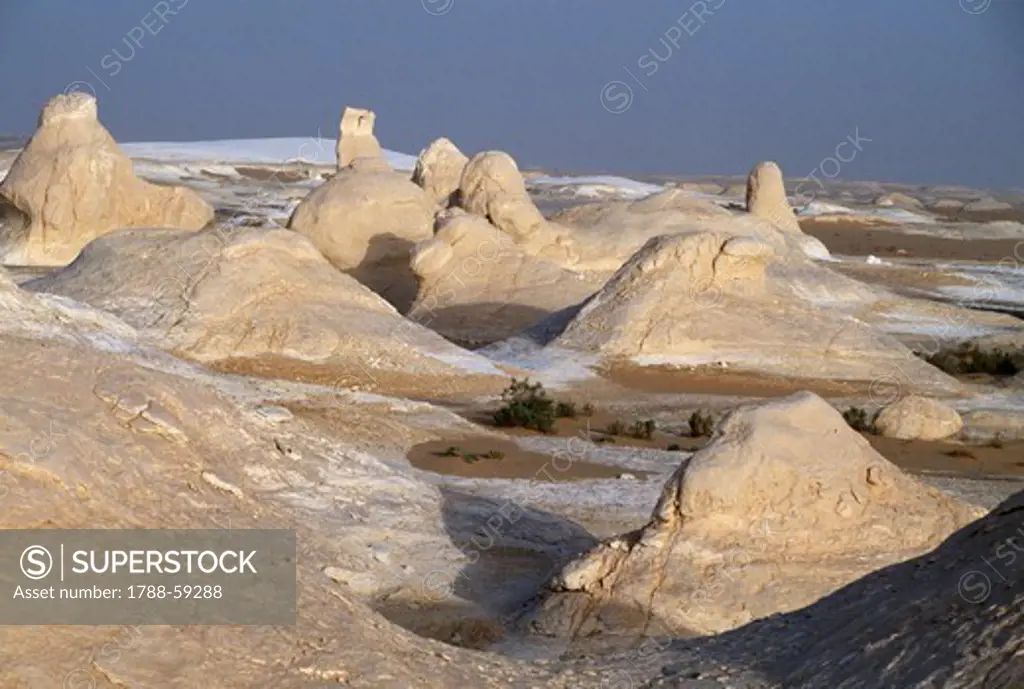 Geological formations, White Desert near the Farafra Oasis, Libyan Desert, Egypt.