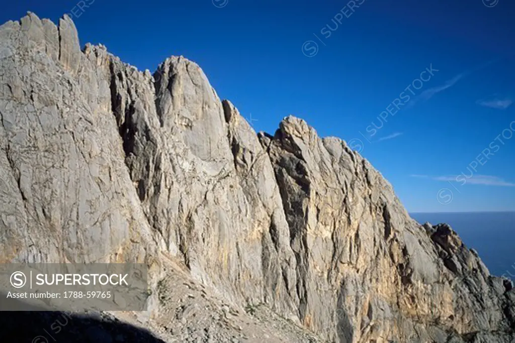 The east wall of the Little Horn and Valley of Crows, The Gran Sasso and Monti della Laga national Park, Abruzzo, Italy.