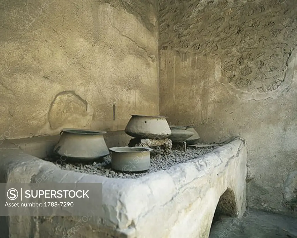 Antique pots in a ruined building, House Of The Vettii, Pompeii, Campania, Italy