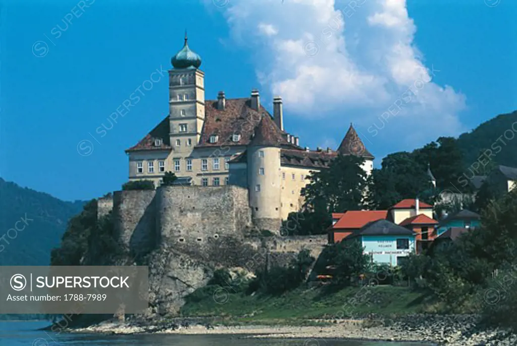 Castle at the waterfront, Schoenbuehel Castle, Wachau, Lower Austria, Austria