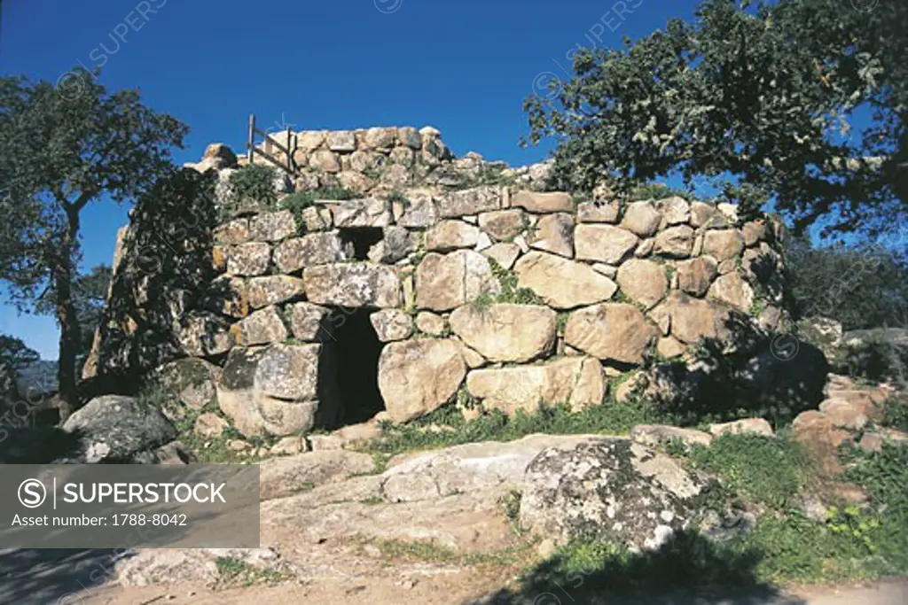 Ruins of a building, Tholos, Majori Moorage, Tempo Pausania, Sardinia, Italy