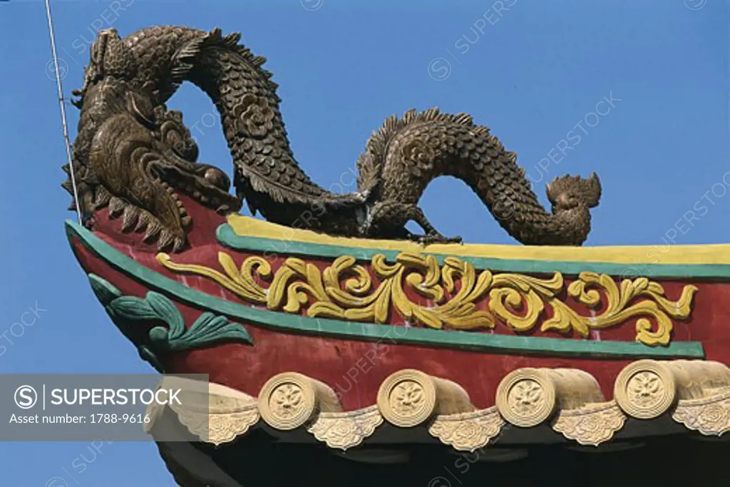 China - Guangdong - Guangzhou (or Canton). Bright Filial Piety Temple (Guangxiao-Si). Dragon, sculpture