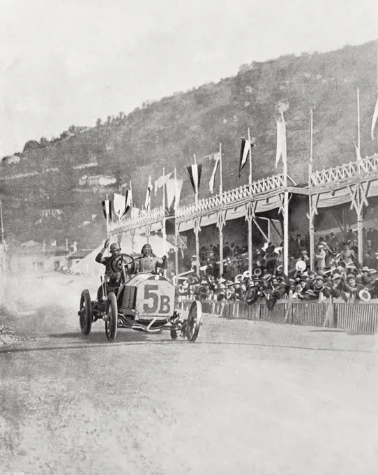 Ferdinand Minoja 's (1884-1940) winning Isotta-Fraschini at the Brescia circuit crossing the line without its front left tire, September 1, 1907, Italy, photograph by A Croce, from L'Illustrazione Italiana, Year XXXIV, No 36, September 8, 1907.