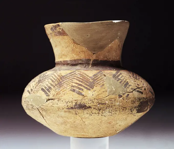 Small giara from Shams-ed-Din, Syria, created in the Halaf period. Prehistoric civilizations of Mesopotamia, 6th-5th Millennium BC.