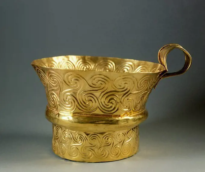 Gold cup with spirals from Tomb IV of the Circle A of Mycenae (Greece). Goldsmith art, Mycenaean Civilization, 16th Century BC.