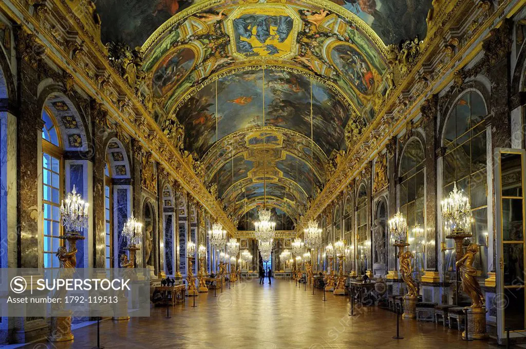 France, Yvelines, Chateau de Versailles, listed as World Heritage by UNESCO, Galerie des Glaces Hall of Mirrors, length 73m and width 10,50m, with 17 ...