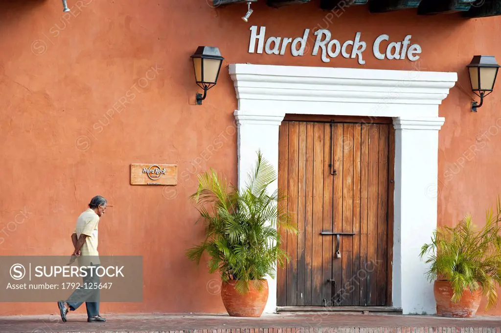 Colombia, Bolivar Department, Cartagena, listed as World Heritage by UNESCO, historical quarter, old town, the Hard Rock Cafe on the Plaza de la Aduan...