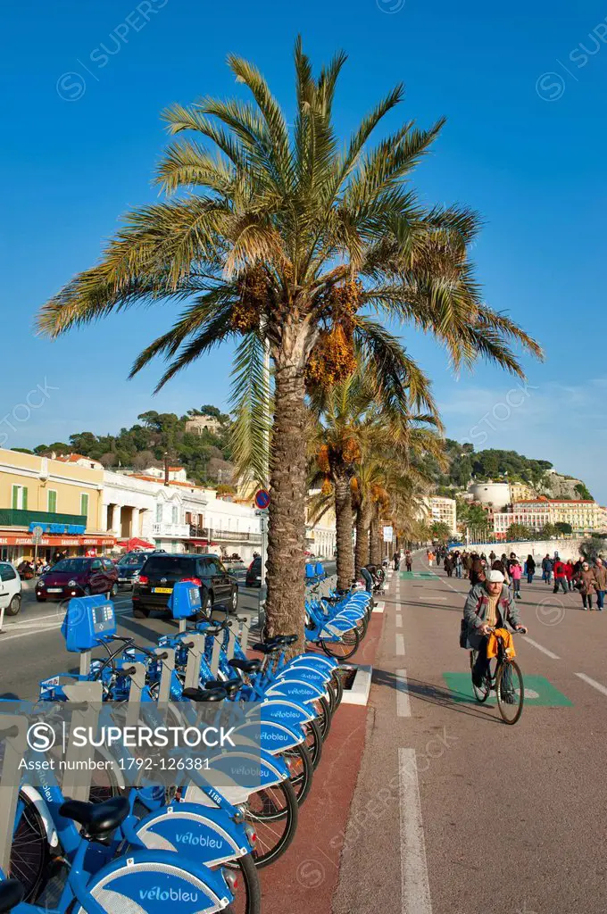 France, Alpes Maritimes, Nice, Promenade des Anglais in winter, and Velib bike path