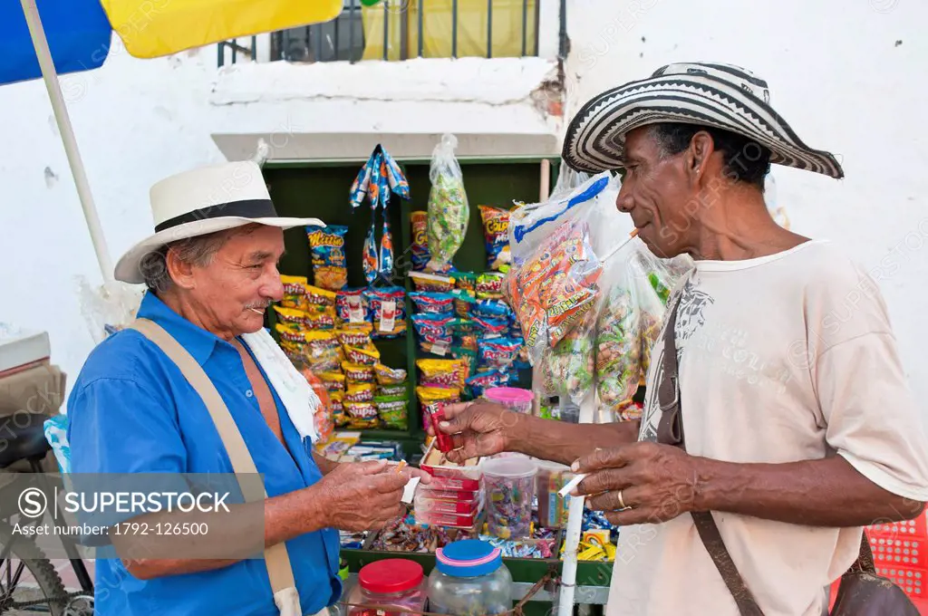 Colombia, Bolivar Department, Mompox or Mompos, city founded in 1540 and listed as World Heritage by UNESCO, street seller