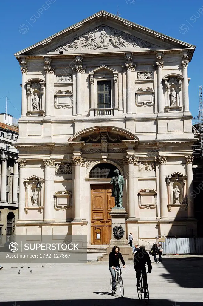 Italy, Lombardy, Milan, San Fedele church, built in 1569 by architect Pellegrino Tibaldi, San Fedele square
