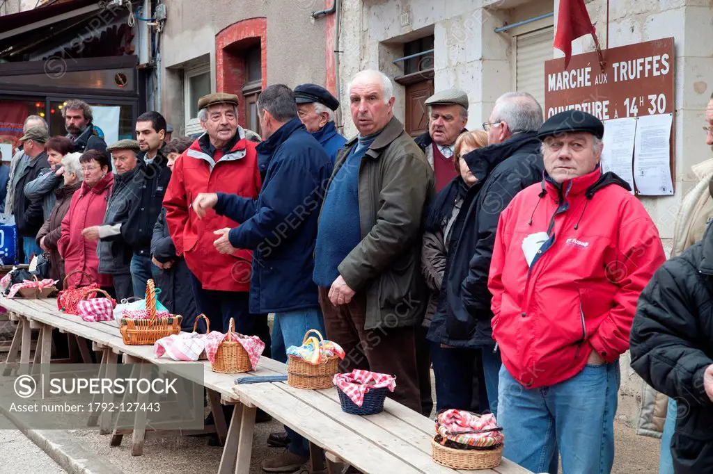 France, Lot, Causse de Limogne, Lalbenque, the truffle market