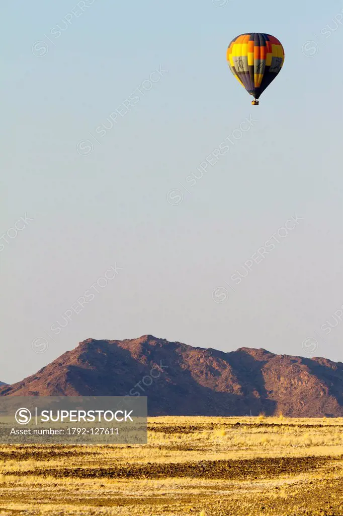 Namibia, Hardap region, Namib desert, Namib_Naukluft national park, Sossusvlei dunes, balloon flight