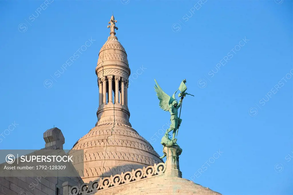 France, Paris, Butte Montmartre, Basilique du Sacre Coeur Sacred Heart Basilica