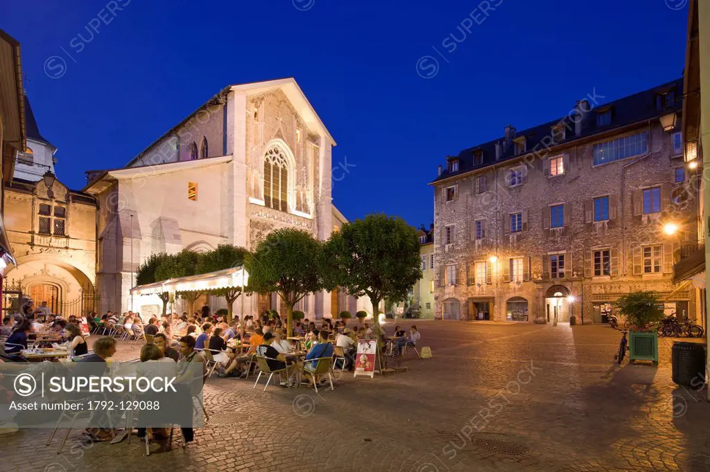 France, Savoie, Chambery, the old town, restaurant and Saint Francois de Sales Cathedral in Place de la Metropole