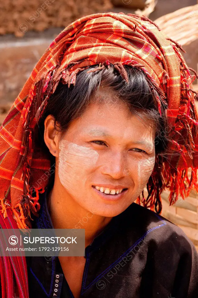 Myanmar Burma, Shan state, Aungban, palaung woman portrait