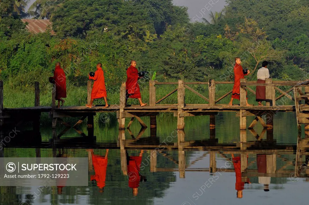 Myanmar Burma, Mandalay Division, Mandalay, morning quest for buddhist monks