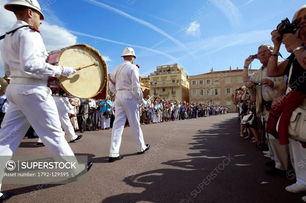 Principality of Monaco, Monaco, the Carabinieri Corps of HSH Prince, the changing of the guard in place of the royal palace, the barracks at the botto...