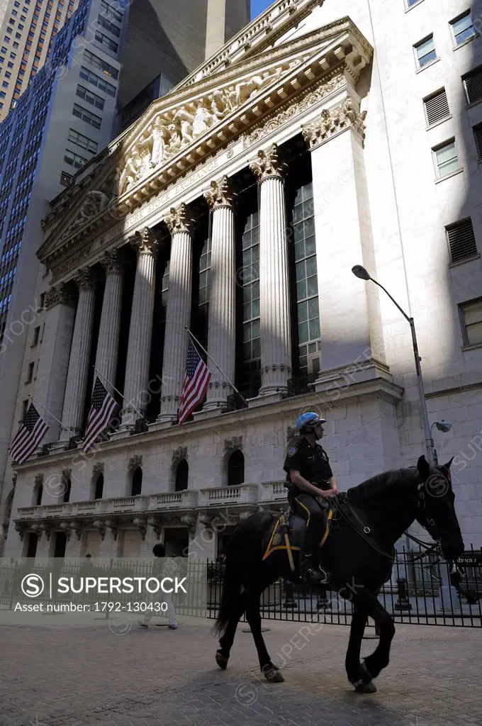 United States, New York City, Manhattan, Financial District, Wall Street, mounted police in front of the World Stock Exchange