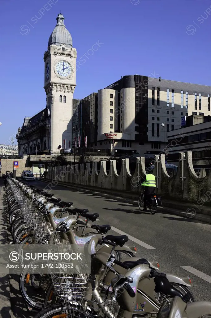 France, Paris, bike rental freely availble at Gare de Lyon