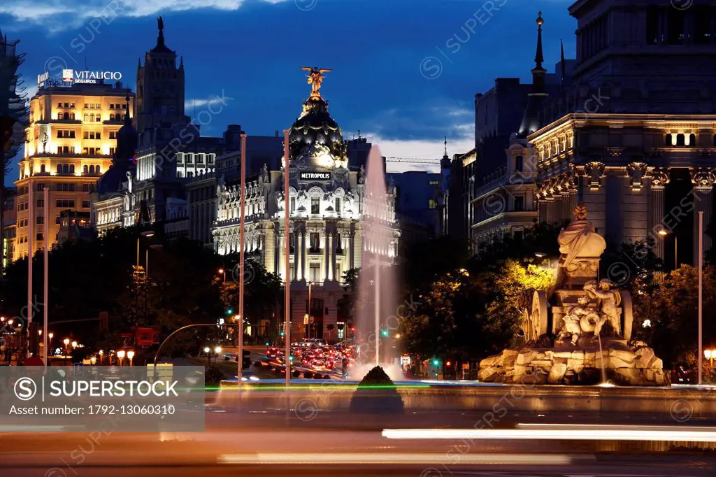 Spain, Madrid, Metropolis Building, at the angle of the Gran Via and Calle de Alcala and the Fuente de Cibeles