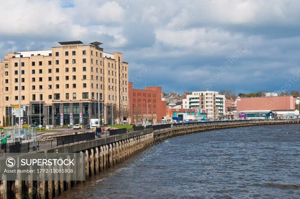 United Kingdom, Northern Ireland (Ulster), Derry county, Derry or Londonderry, City Hotel on embenkment of Foyle river