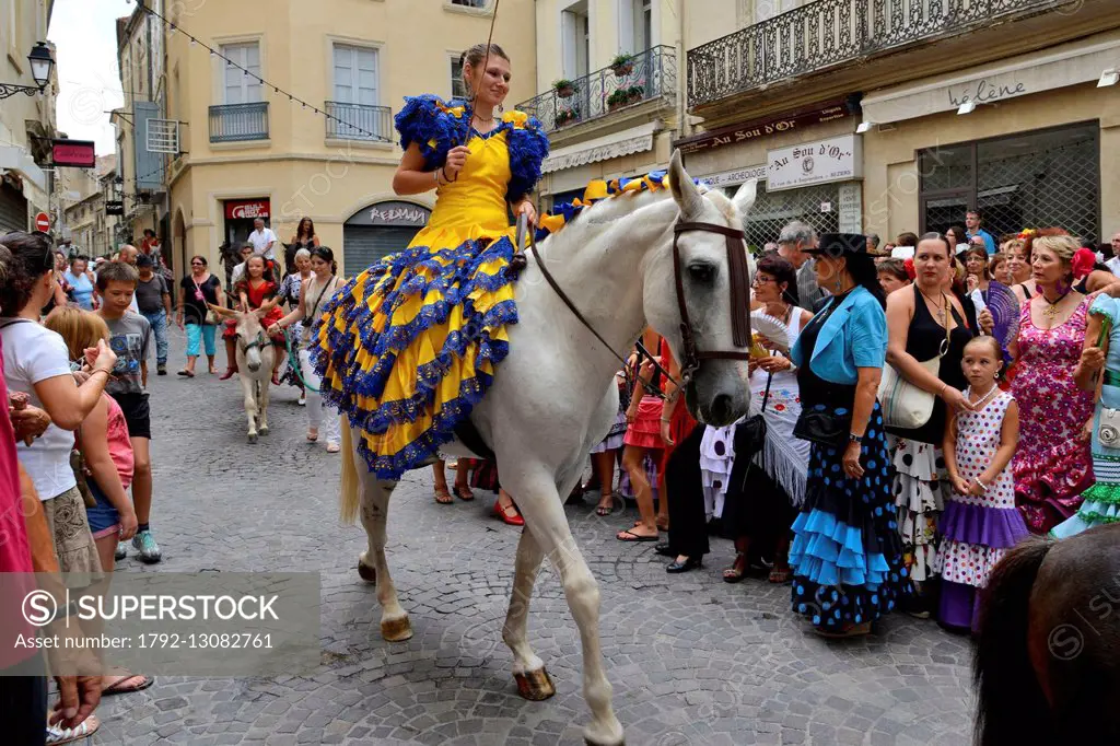 France, Herault, Beziers, annual feria in the streets of the city, parade of the processional procession up to the cathedral Saint Nazaire during Rome...