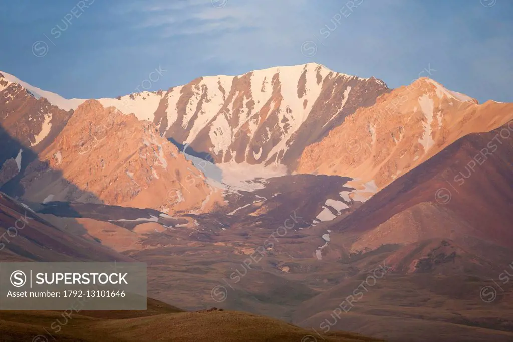Kyrgyzstan, Naryn Province, Arpa Valley, the Tian Shan mountain range