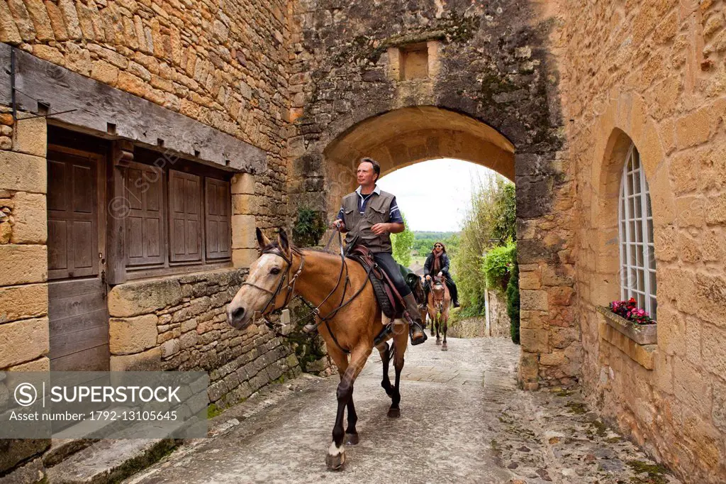France, Dordogne, Biron, horseback riding